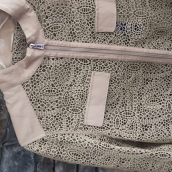 TODAY⚡️NWT Elie Tahari Lace Utility Jacket sz S - Picture 2 of 10